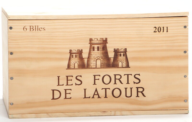 6 bts. Les Forts De Latour, Chateau Latour, Pauillac 2011 A (hf/in). Owc.