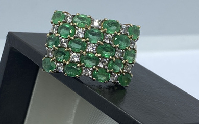 9ct YELLOW GOLD APPROX 3.00ct COLOMBIAN EMERALD CLUSTER RING