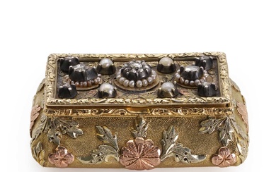 A Continental tri-colour gold jewelled snuffbox