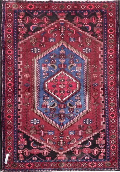 A HAND KNOTTED PERSIAN HAMADAN