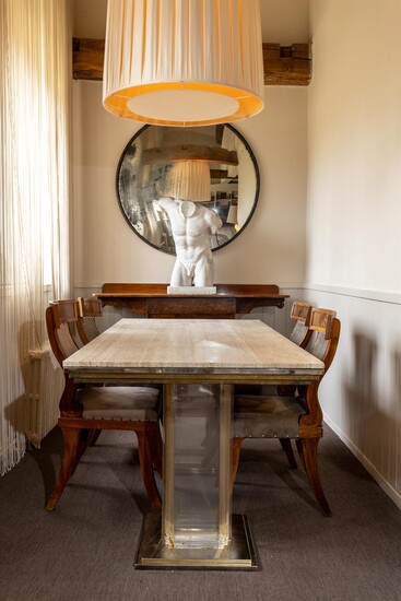 A LARGE STRIATED MARBLE TOPPED PERSPEX AND CHROMED METAL DINING TABLE, CIRCA 1970