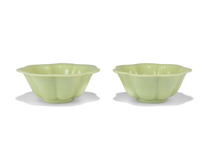 A PAIR OF CHINESE OPAQUE PALE GREENISH-WHITE GLASS BOWLS, 19TH/20TH CENTURY