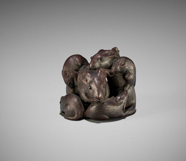 A WOOD NETSUKE OF A CLUSTER OF RATS, ATTRIBUTED TO KAIGYOKUDO MASATERU