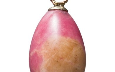 A gold-mounted Russian rhodonite egg-pendant, 20th century