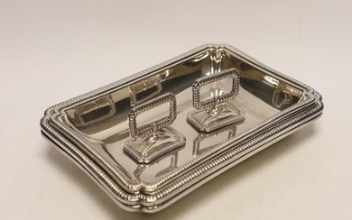 A pair of George V silver rectangular entrée dishes with cov...