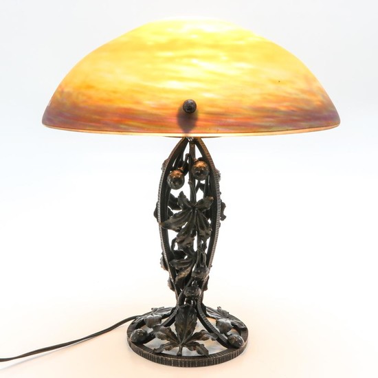 An Art Nouveau Muller Freres Luneville Table lamp