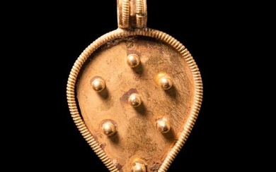 Ancient Roman Gold Drop-shaped Pendant with Applied Filigree Decoration