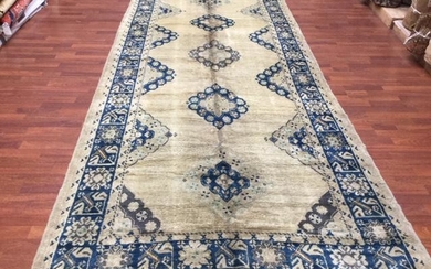 Antique Turkish Ushak rug-2287