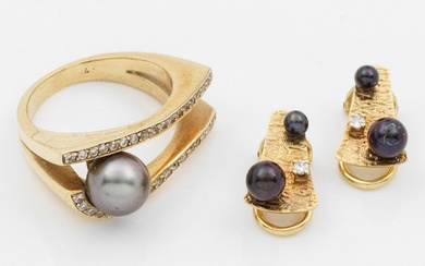 Bague et clips d'oreilles avec perles et brillants en or jaune, taille 585 et 750....