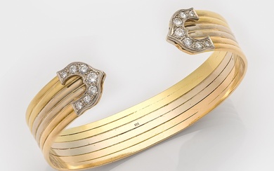 "Bracelet manchette de style Cartier Trois-Couleurs, taille 585. Large bande finement striée se terminant en...