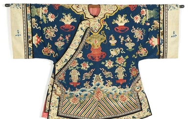 CHINESE EMBROIDERED BLUE SILK ROBE