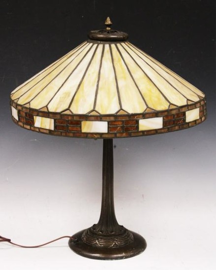 DUFFNER AND KIMBERLY SLAG GLASS LAMP