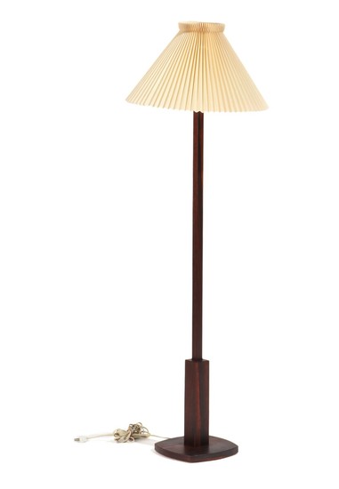 Danish design: A 1960s rosewood floor lamp, mounted with a Le Klint shade. H. incl. mounting 148 cm.
