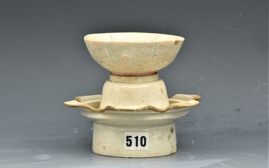Dish, Dishes, Tea cup (2) - Celadon, Shadow Green - Porcelain - 影青釉盞托一套 (Lot.510) - China - Northern Song (960-1127)