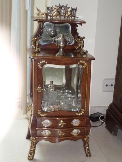Display Cabinet with gallant scenes in Fragonard Style (250)