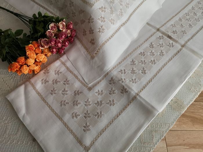 Double bed sheet in pure 100% linen with hand stitch embroidery - Linen - AFTER 2000
