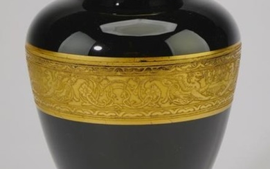 Early 20th c amethyst glass vase w/ gilt band