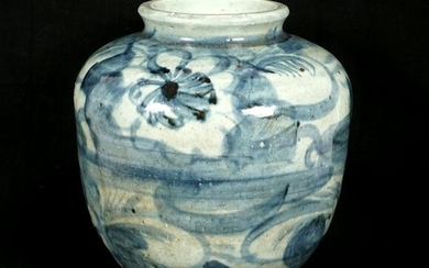 Early Chinese Blue & White Floral Decorated Vase