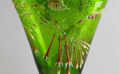 Emile GALLE (1846-1904) - Vase cornet en verre gravé à décor émaillé de fleurs pendantes...