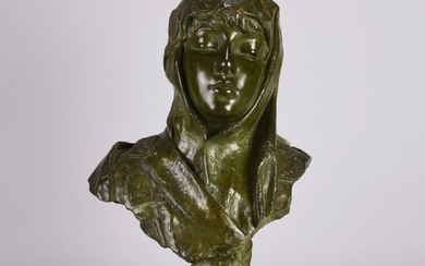 Emmanuel Villanis (1858 ~ 1914) French Art Nouveau bronze bust 'Dalila' Signed E Villanis, stamped with 'Societe des Bronzes' and titled. Circa 1890 - Height 42 cm
