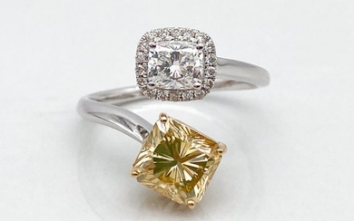 GIA Yellow Diamond And White Diamond Ring, 18k