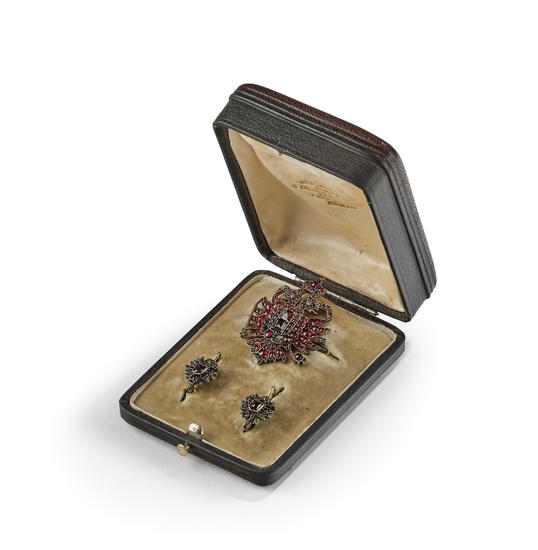 Garnet jewellery set in the shape of imperial double eagle