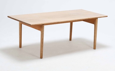 Hans J. Wegner (1914-2007) for Andreas Tuck: Solid oak coffee table, model AT15
