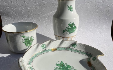 Herend - Dish (3) - Vase, bowl, serving tray - Porcelain