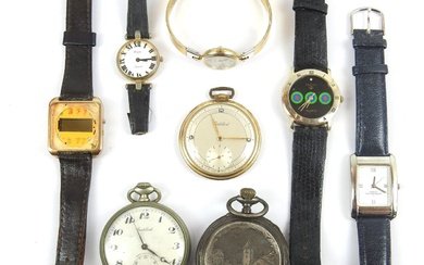LOT DE MONTRES comprenant six montres bracelets et trois goussets dont Gucci et Cortébert. En...