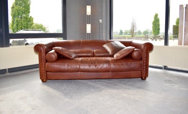 Marco Milisich - Baxter - Bull hide Chesterfield sofa (1) - Alfred P.