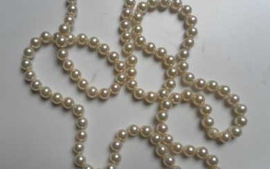 Mikimoto Akoya pearls, Silver, 8 mm - Exclusive Pearl Necklace with lock in Silver
