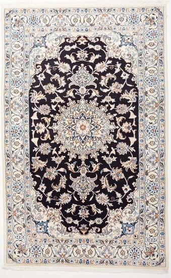 Nain - Carpet - 207 cm - 128 cm