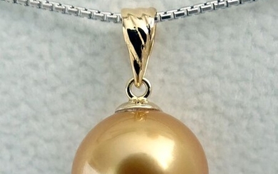 No Reserve Price - Natural 24K Golden Saturation Round True AAA 11.99 mm - Pendant, 18 kt. Yellow Gold