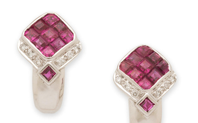 PAIR OF RUBY AND DIAMOND EARRINGS PAIRE DE BOUCLES D'OREILLE...