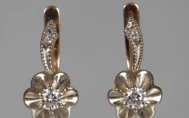 Paire de pendants d'oreilles avec brillants 2ème moitié du 20ème siècle, or blanc et jaune...