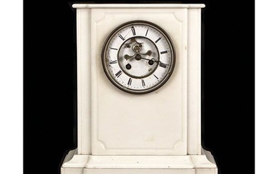 Pendule de table en marbre blanc, France, seconde moitié du XIXe siècle. Estampillée "Ribaucourt &...