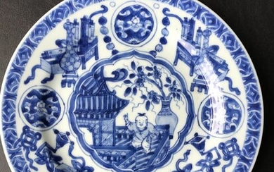 Plate (1) - Porcelain - dancing boy - China - Kangxi (1662-1722)
