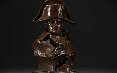 Renzo COLOMBO (1856-1885) Buste de Napoléon 1er en bronze à patine brune nuancée, socle en...