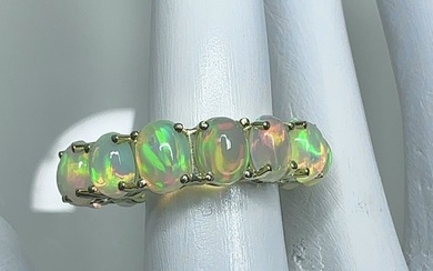 Ring - 14 kt. Yellow gold - 5.71 tw. Opal