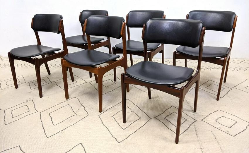 Set 6 Danish Modern Teak Dining Chairs. Black seat and