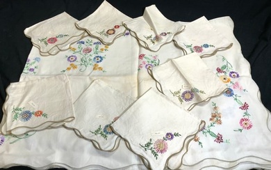 Set 9 Hand Embroidered Linen Table Cloth Set