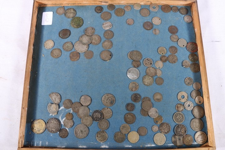 Silver and white metal world coins including FRANCE half ecu...