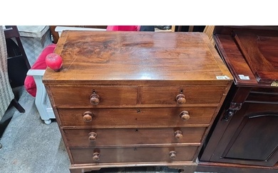 Star Lot : A magnificent Georgian chest of five drawers, ci...