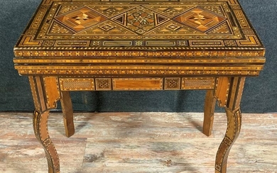 Syrian table game - Marquetry of precious wood and mother-of-pearl inlays - around 1880