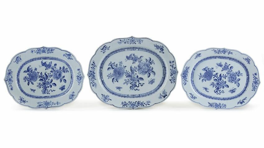 THREE CHINESE BLUE AND WHITE SERVING DISHES, QIANLONG