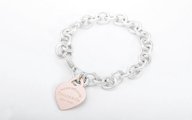 Tiffany - 1837® Daisy Key Pendant@ Silver - Bracelet
