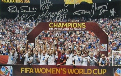 USA Womens Team 2015 World Cup Signed by 10 16x20 Lloyd ++ Photo TriStar 141355