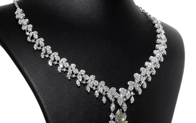 VS1 GIA 1.71 Fancy Pear Diamond & 10.51 Cttw Side Diamonds - 14 kt. White gold - Necklace - NO RESERVE