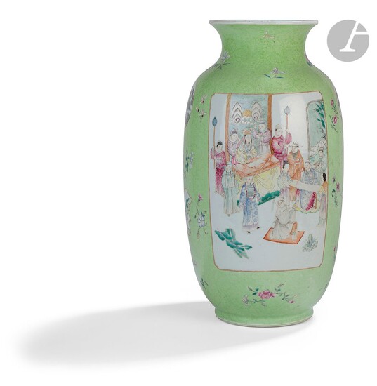 Vase de forme lanterne deng long zun en porcelaine... - Lot 75 - Ader