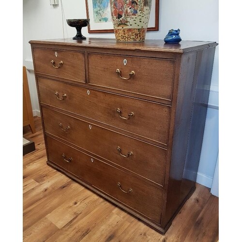 Victorian Mahogany chest of drawers, 2 short drawers over 3 ...